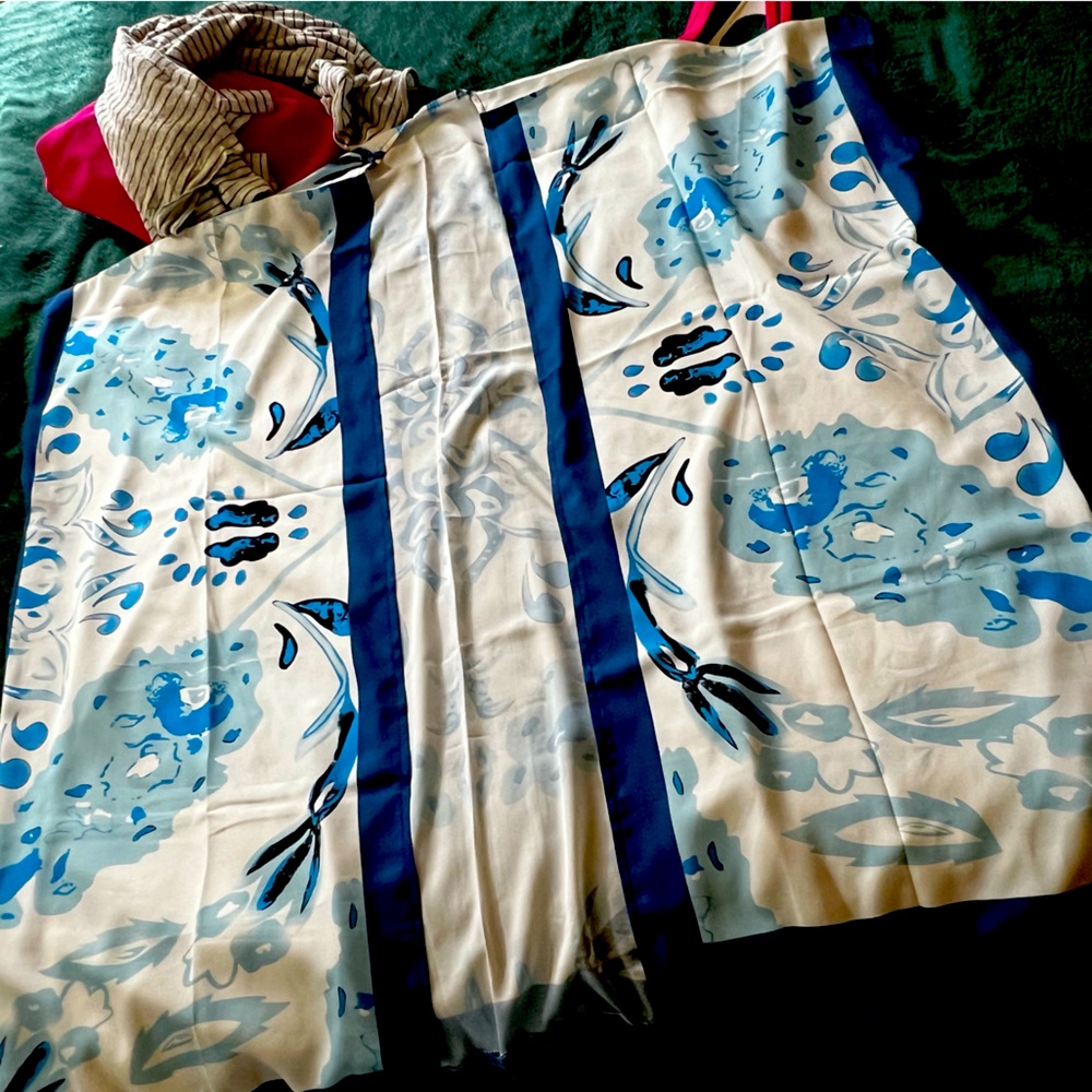 Swimsuit cover blue and white